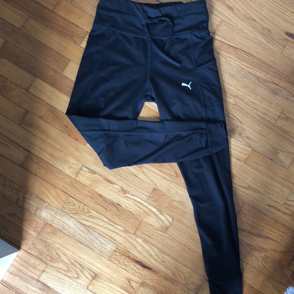 Puma leggings. High waisted with a drawstring waist and pockets - Med